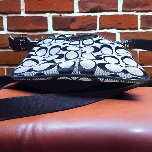 Coach Penelope Signature Swingback Crossbody Purse - Picture 3 of 11